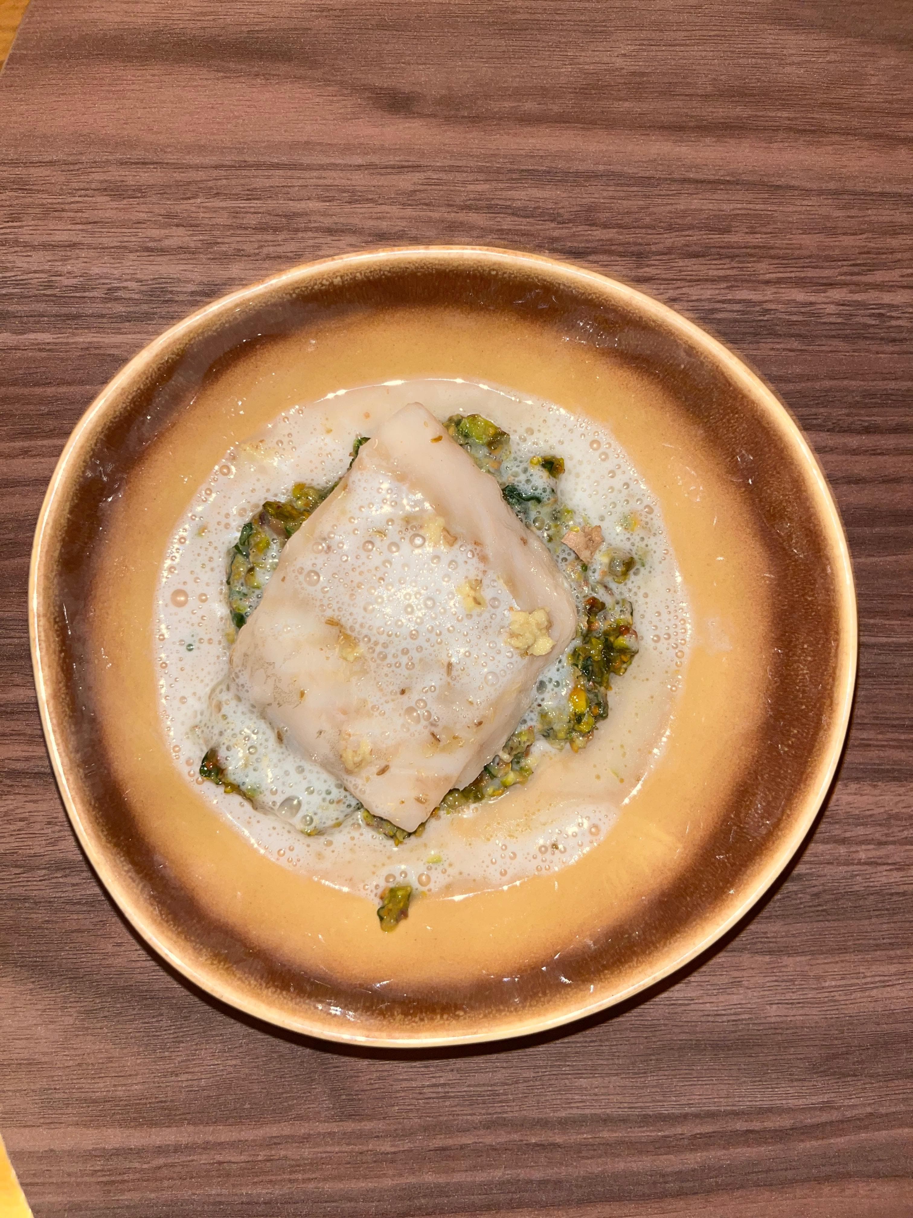 Kabeljauw Sous Vide met Pistache-Gember-Ansjovis Salade en Kokosschuim